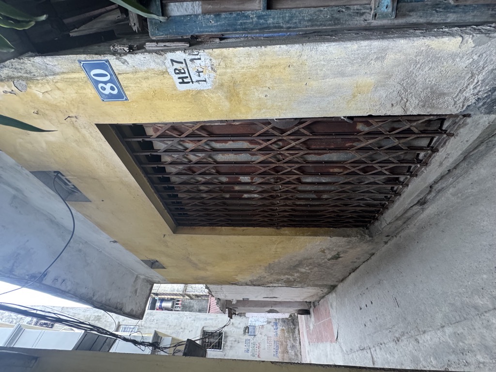 Bán nhà Thịnh Hào - diện tích 50m2 1 tầng - Nhà ngõ đi chung - giá 4,6 tỷ