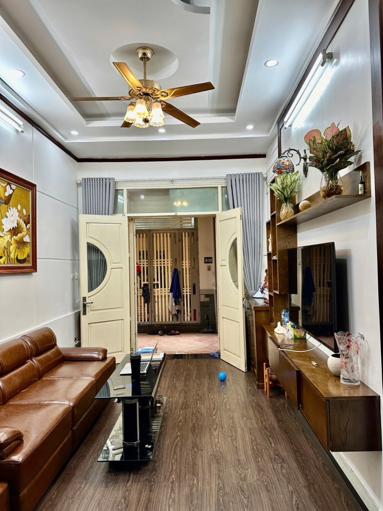 Bán nhà Trương Định - diện tích 35.1m2 5 tầng - Ngõ 521 Trương Định to rộng - giá 8,2 tỷ