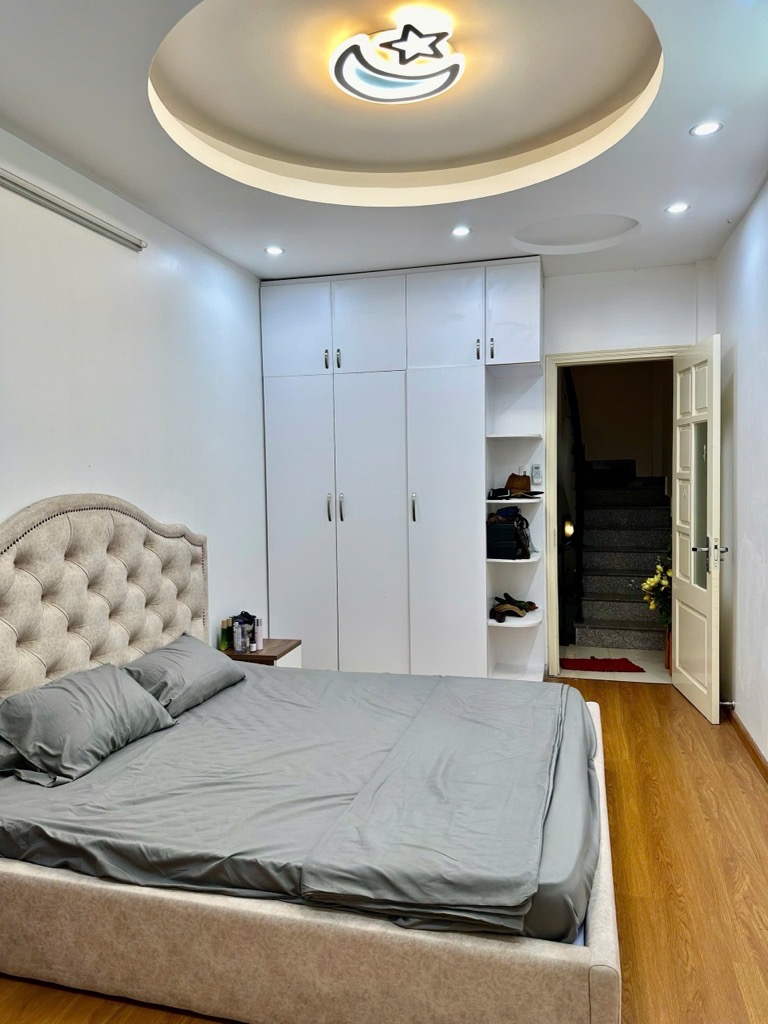 Bán nhà Trương Định - diện tích 35.1m2 5 tầng - Ngõ 521 Trương Định to rộng - giá 8,2 tỷ