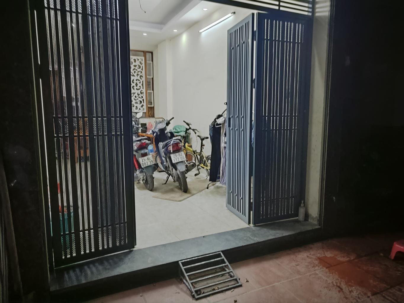 Bán nhà Đại Đồng - diện tích 48m2 5 tầng - Ô TÔ TRÁNH KINH DOANH - giá 11,5 tỷ