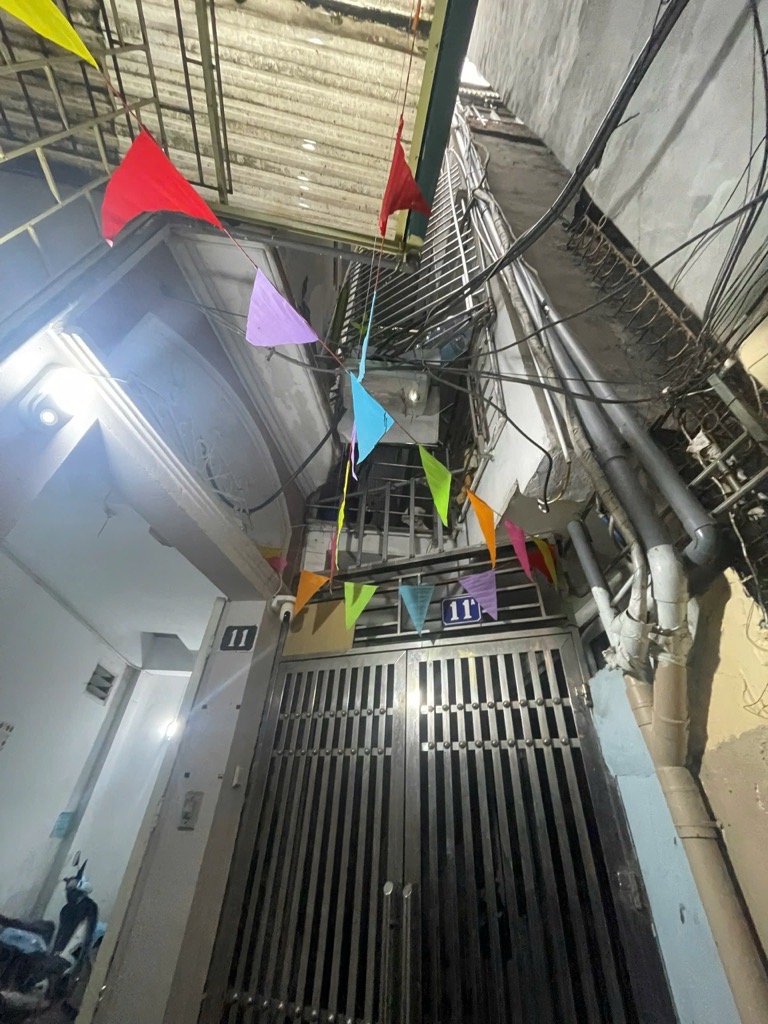 Bán nhà Trương Định - diện tích 84,2m2 5 tầng - CỰC RẺ BAY NHANH - giá 13,1 tỷ