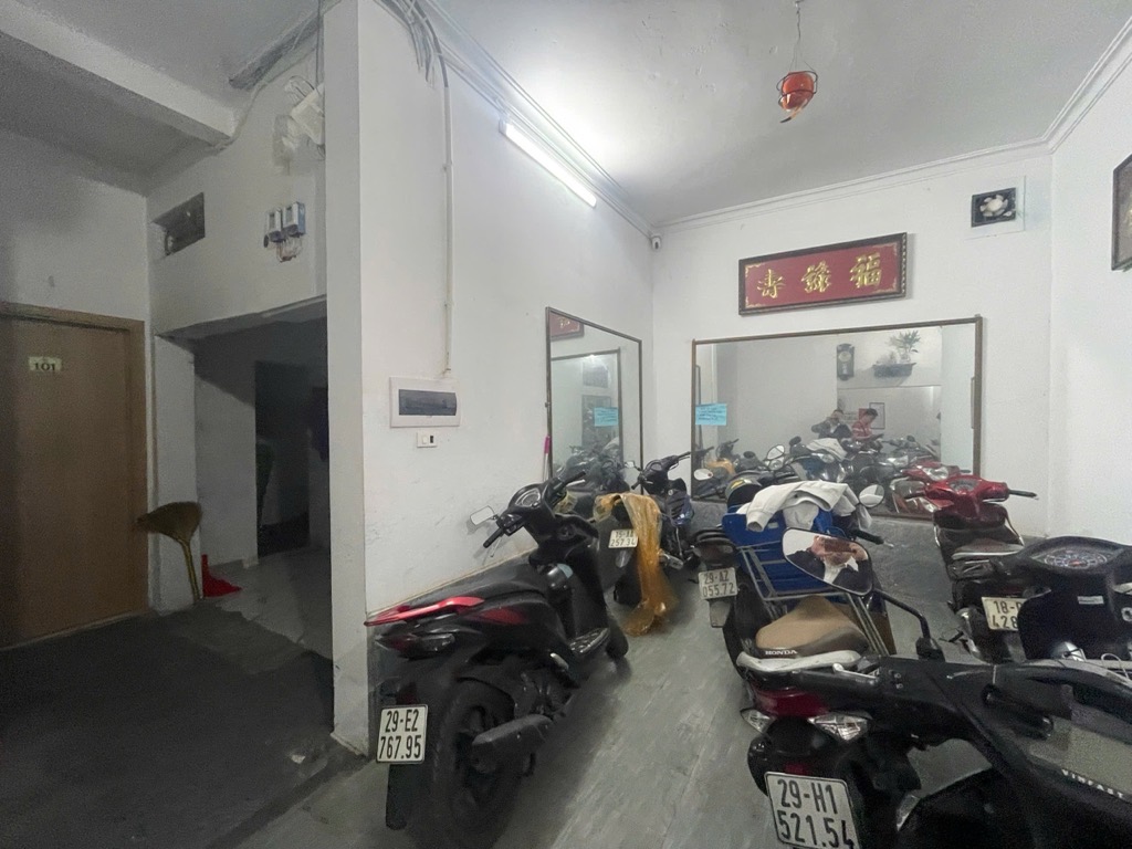 Bán nhà Trương Định - diện tích 84,2m2 5 tầng - CỰC RẺ BAY NHANH - giá 13,1 tỷ