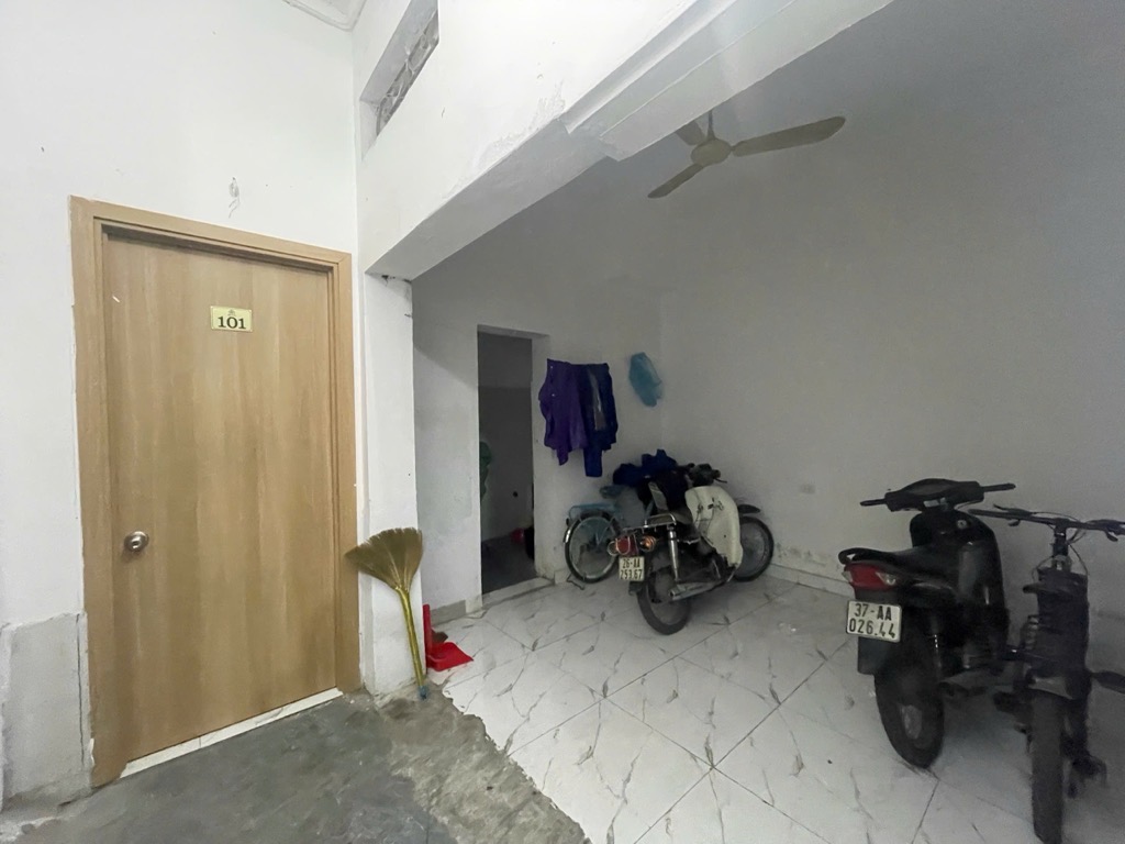 Bán nhà Trương Định - diện tích 84,2m2 5 tầng - CỰC RẺ BAY NHANH - giá 13,1 tỷ