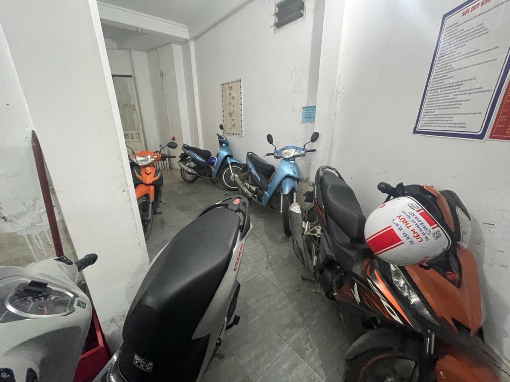 Bán nhà Trương Định - diện tích 84,2m2 5 tầng - CỰC RẺ BAY NHANH - giá 13,1 tỷ