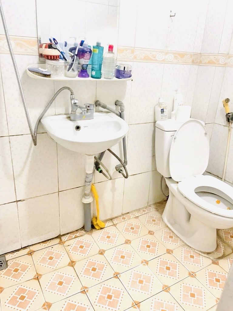 Bán nhà Phố 8/3 - diện tích 30m2 3 tầng - Nhà mặt ngõ, ô tô 30m - giá 6,5 tỷ