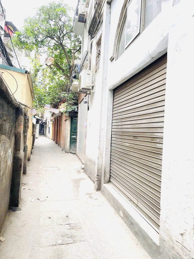 Bán nhà Phố 8/3 - diện tích 30m2 3 tầng - Nhà mặt ngõ, ô tô 30m - giá 6,5 tỷ