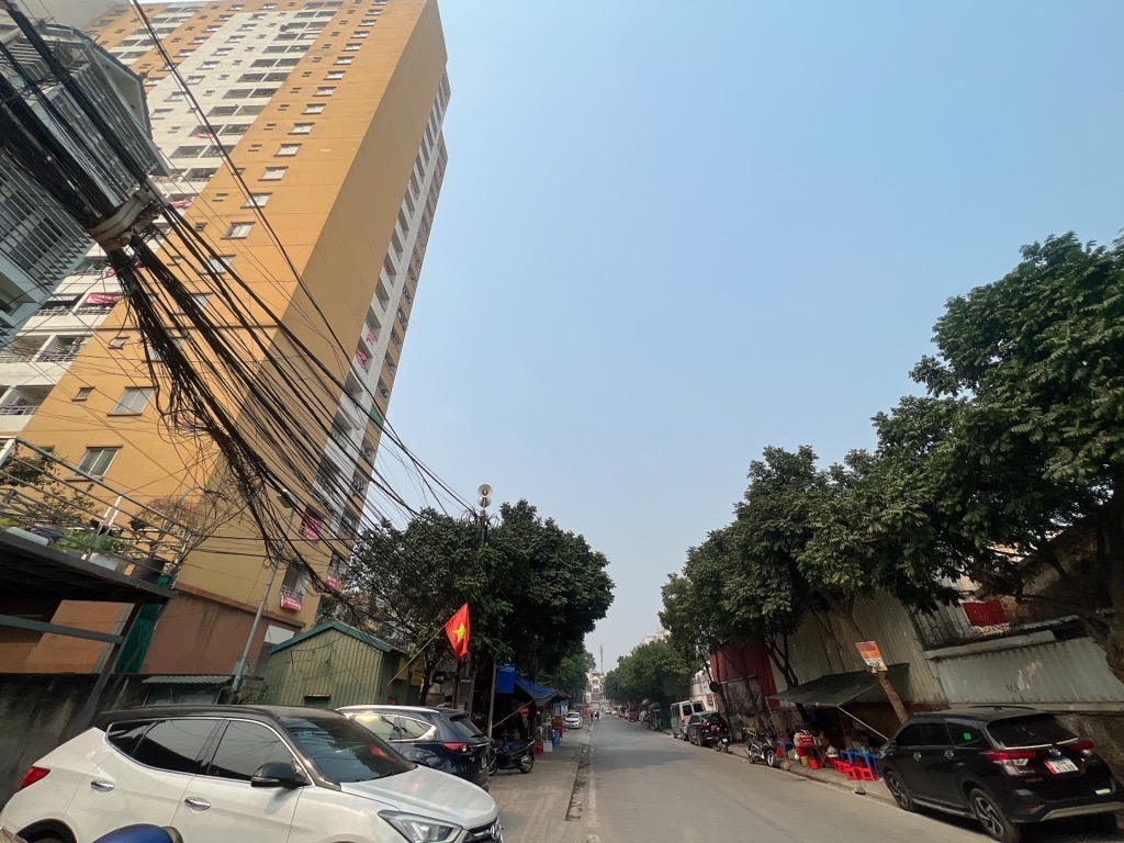 Bán nhà Ngọc Hồi - diện tích 151m2 2 tầng - LÔ GÓC - VỈA HÈ RỘNG - giá 15,8 tỷ