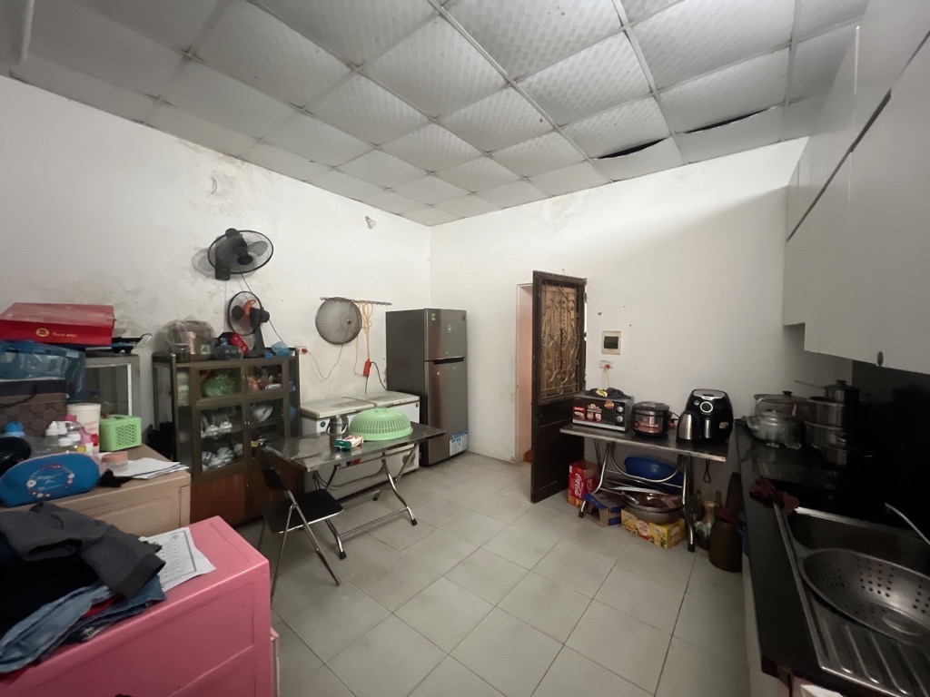 Bán nhà Ngọc Hồi - diện tích 151m2 2 tầng - LÔ GÓC - VỈA HÈ RỘNG - giá 15,8 tỷ