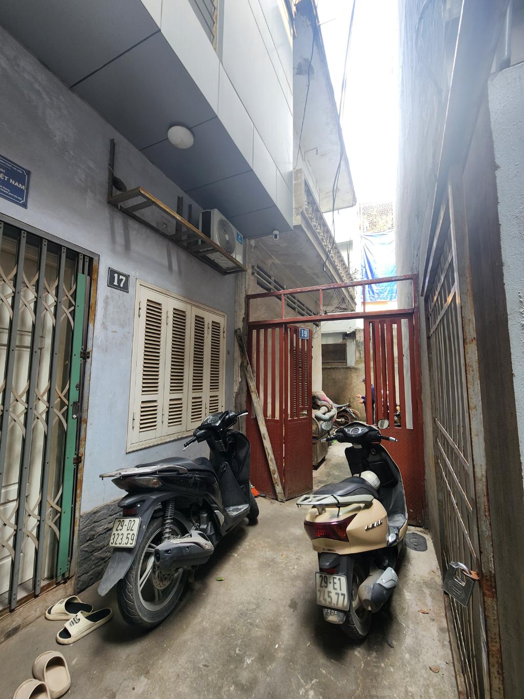 Bán nhà Phố Vọng - diện tích 80m2 2 tầng - đất vuông vắn - giá 13 tỷ