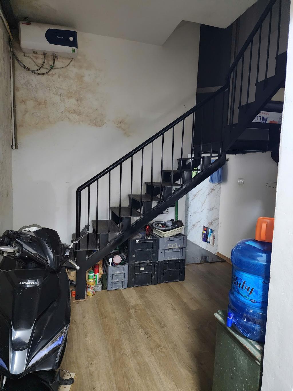 Bán nhà Định Công - diện tích 40m2 2 tầng - Ô tô tránh - giá 9,1 tỷ