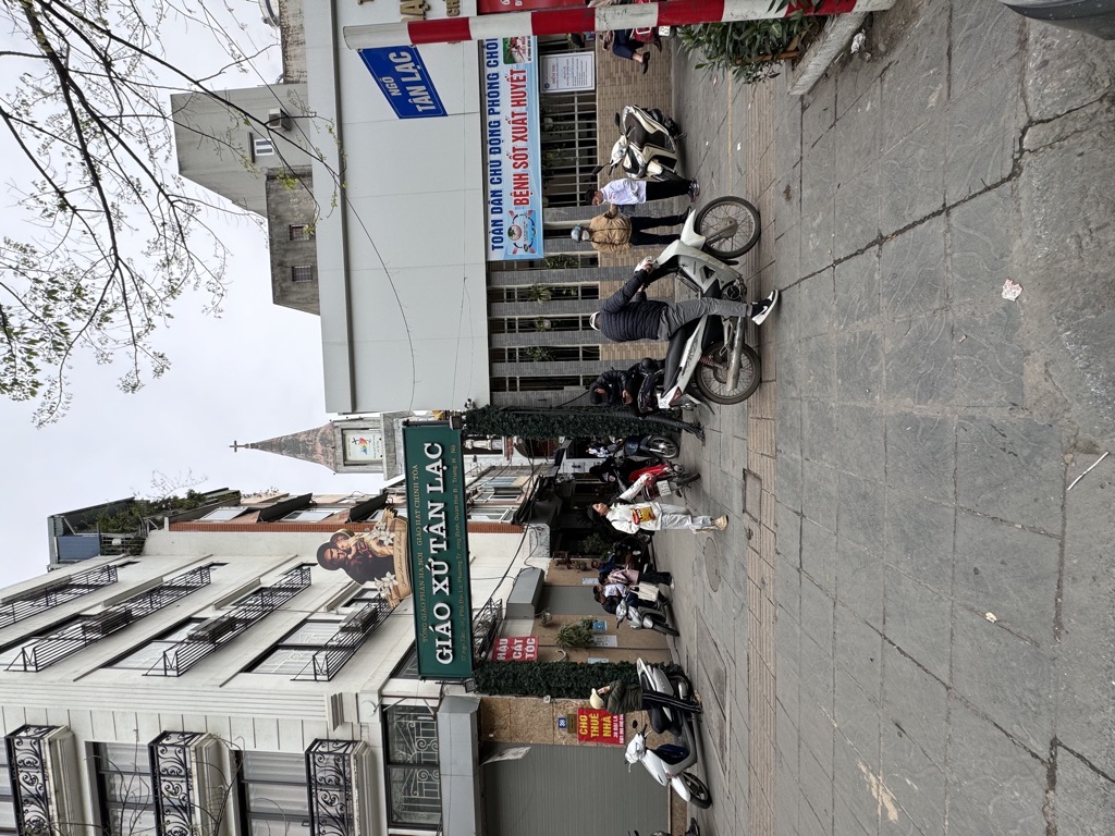 Bán nhà Tân Lạc - diện tích 60m2 6 tầng - Ngõ thông - giá 11,6 tỷ