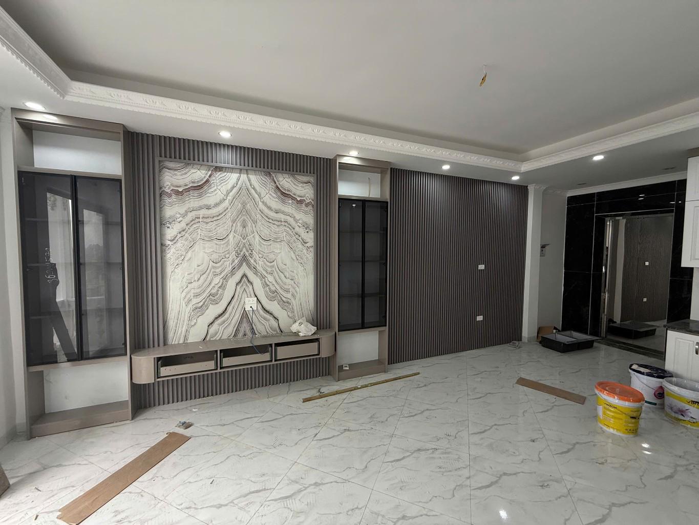 Bán nhà thanh lân - diện tích 40m2 6 tầng - Ô tô tránh - giá 12,9 tỷ