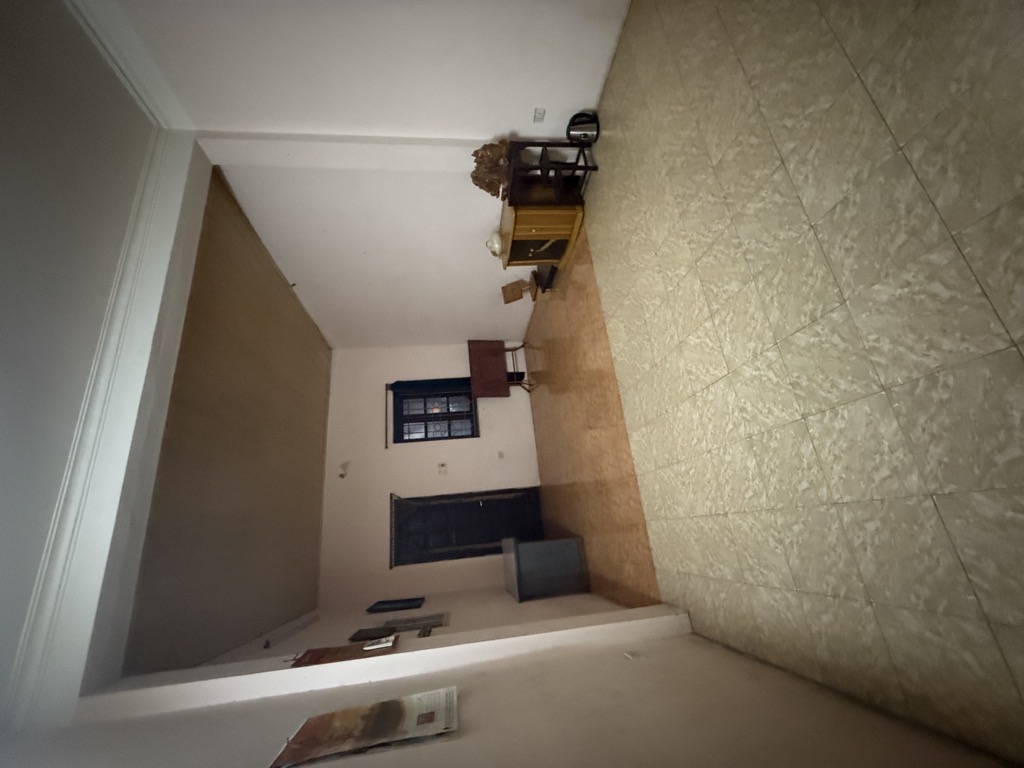 Bán nhà Phan Đình Giót - diện tích 84m2 3 tầng - ô tô đỗ cửa - giá 22,5 tỷ