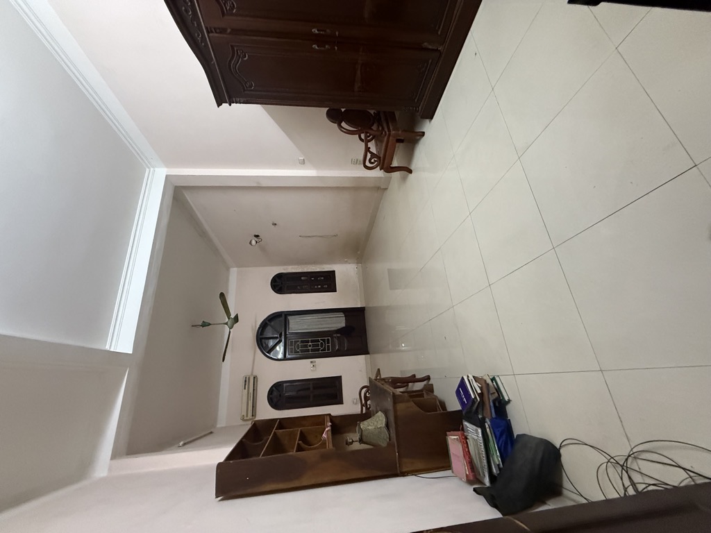 Bán nhà Phan Đình Giót - diện tích 84m2 3 tầng - ô tô đỗ cửa - giá 22,5 tỷ