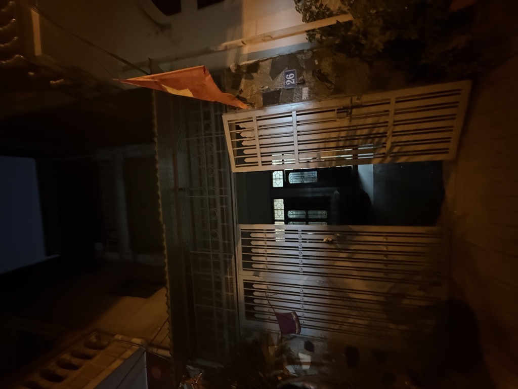 Bán nhà Phan Đình Giót - diện tích 84m2 3 tầng - ô tô đỗ cửa - giá 22,5 tỷ