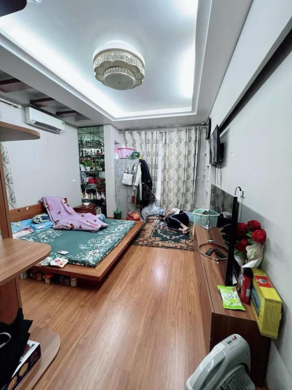 Bán nhà Lê Gia Đỉnh - diện tích 30m2 5 tầng - Mặt phố - giá 9 tỷ