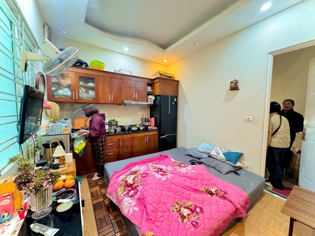 Bán nhà Hoàng Mai - diện tích 31m2 5 tầng - MẶT PHỐ KINH DOANH - giá 6,4 tỷ