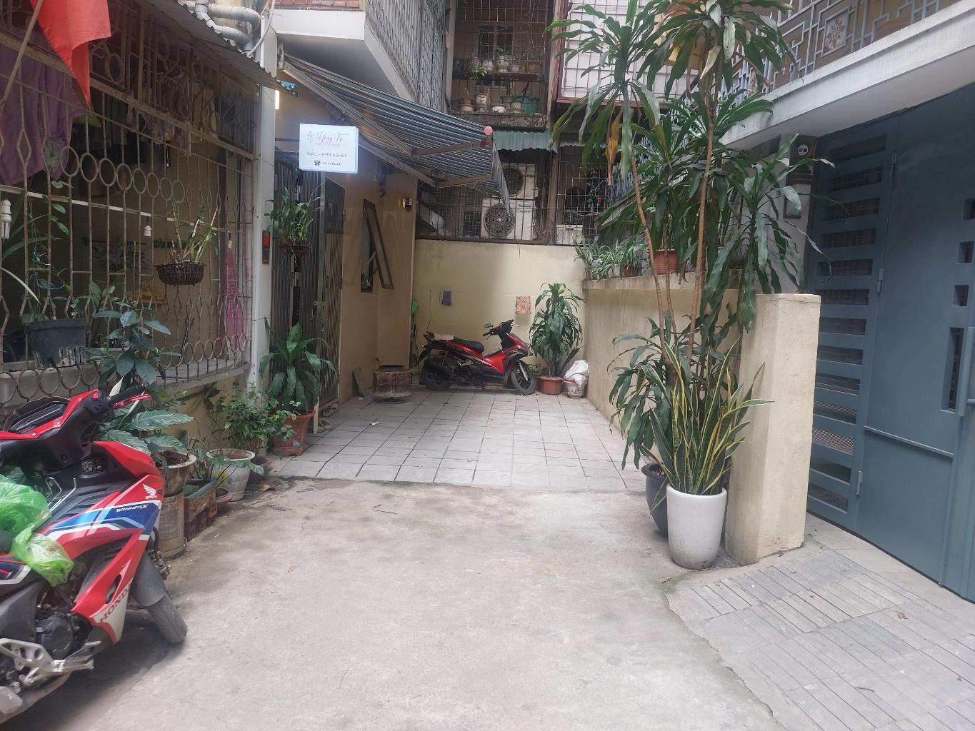 Bán nhà Giải Phóng - diện tích 36.2m2 1 tầng - ô tô tránh - giá 7,3 tỷ