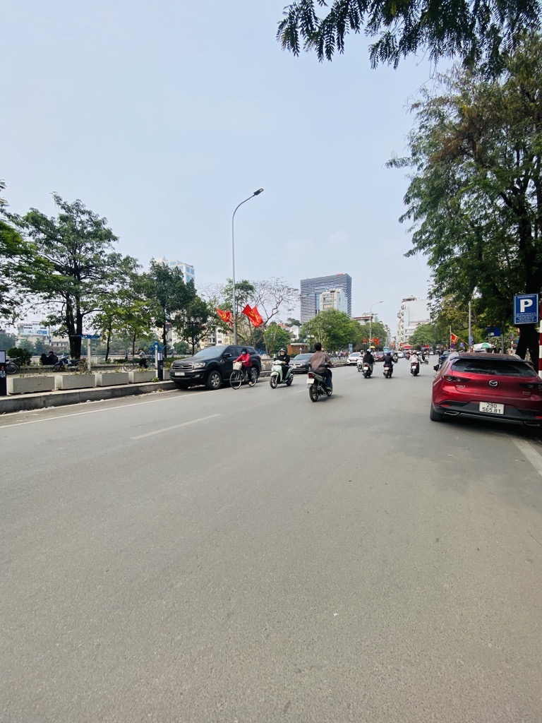 Bán nhà Đặng Văn Ngữ - diện tích 36.7m2 1 tầng - Tập thể tầng 1, mặt phố kinh doanh sầm uất - giá 12,4 tỷ