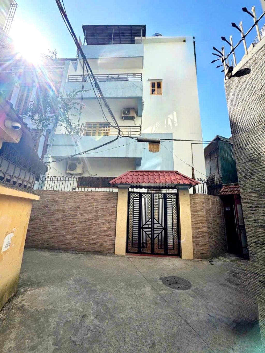 Bán nhà Quỳnh Mai - diện tích 82m2 5 tầng - 3 mặt thoáng - giá 18 tỷ