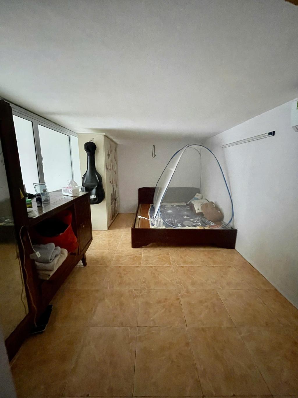 Bán nhà Quỳnh Mai - diện tích 82m2 5 tầng - 3 mặt thoáng - giá 18 tỷ