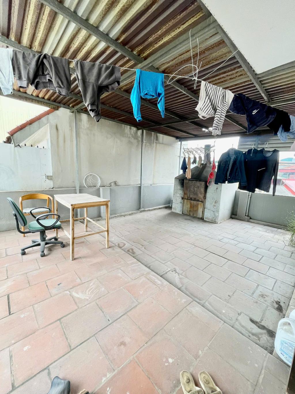 Bán nhà Quỳnh Mai - diện tích 82m2 5 tầng - 3 mặt thoáng - giá 18 tỷ