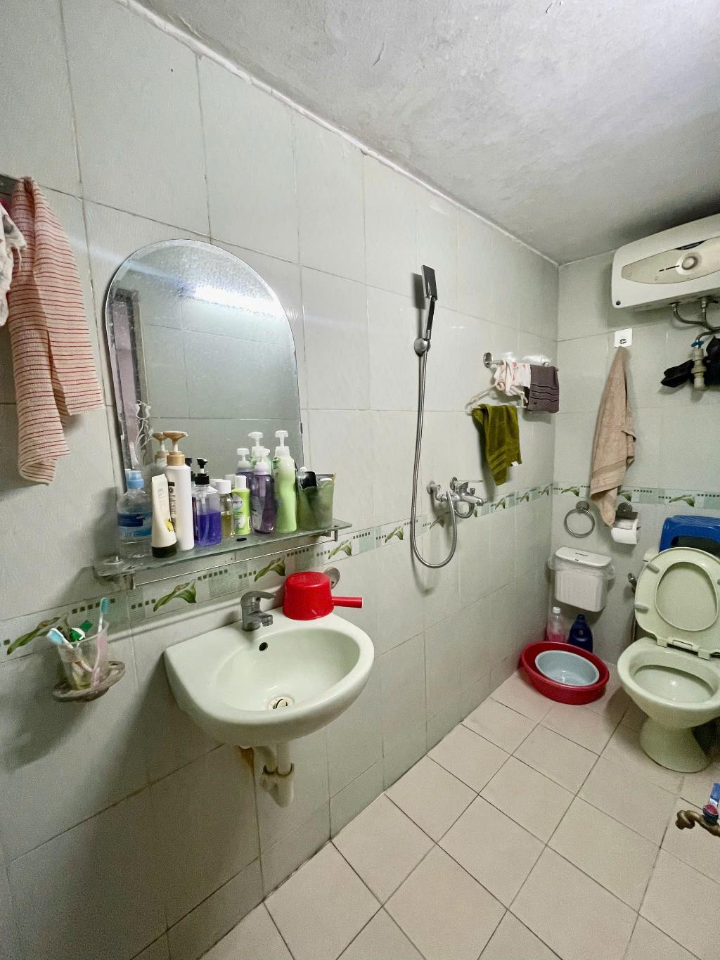 Bán nhà Quỳnh Mai - diện tích 82m2 5 tầng - 3 mặt thoáng - giá 18 tỷ