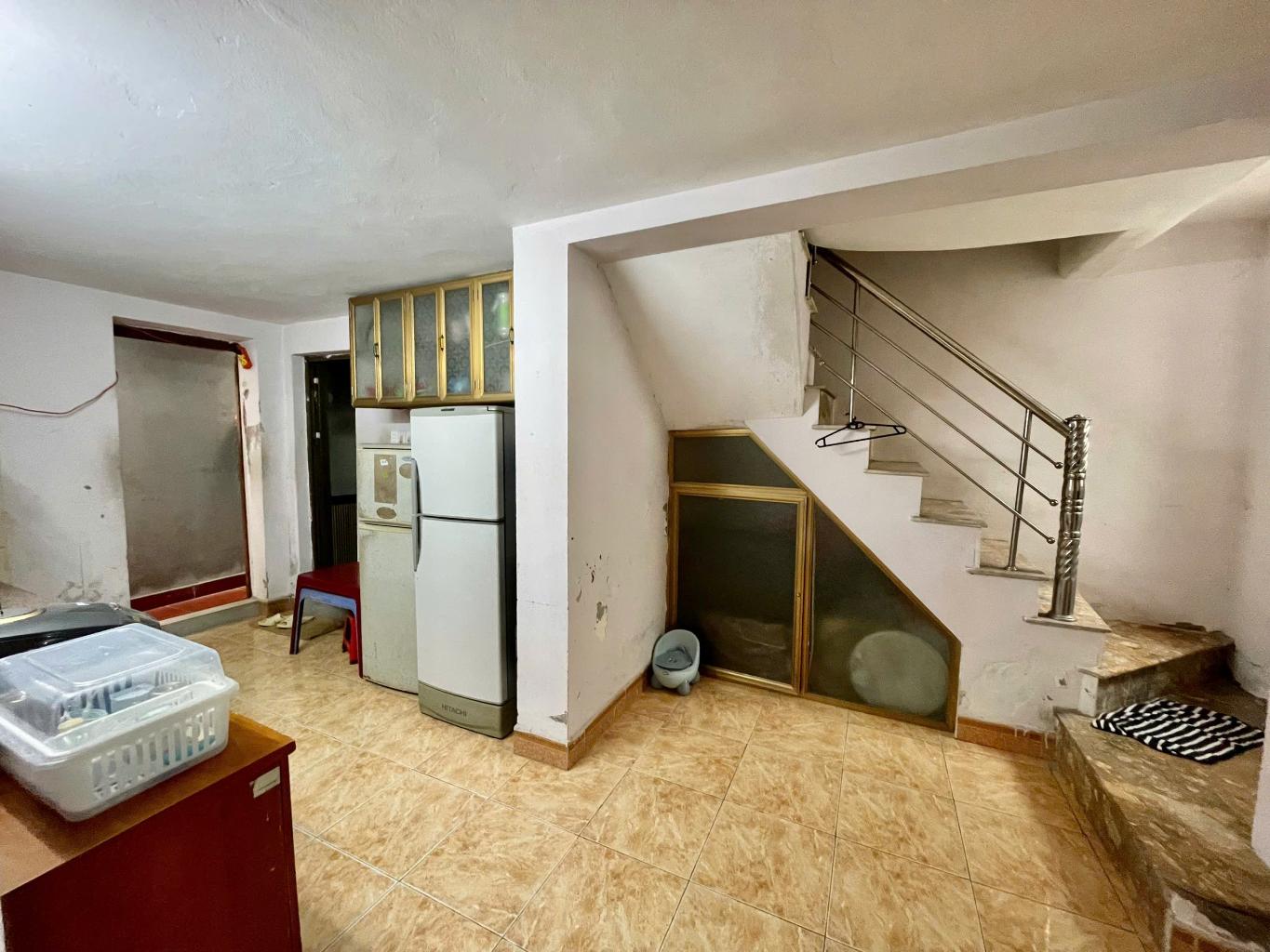 Bán nhà Quỳnh Mai - diện tích 82m2 5 tầng - 3 mặt thoáng - giá 18 tỷ