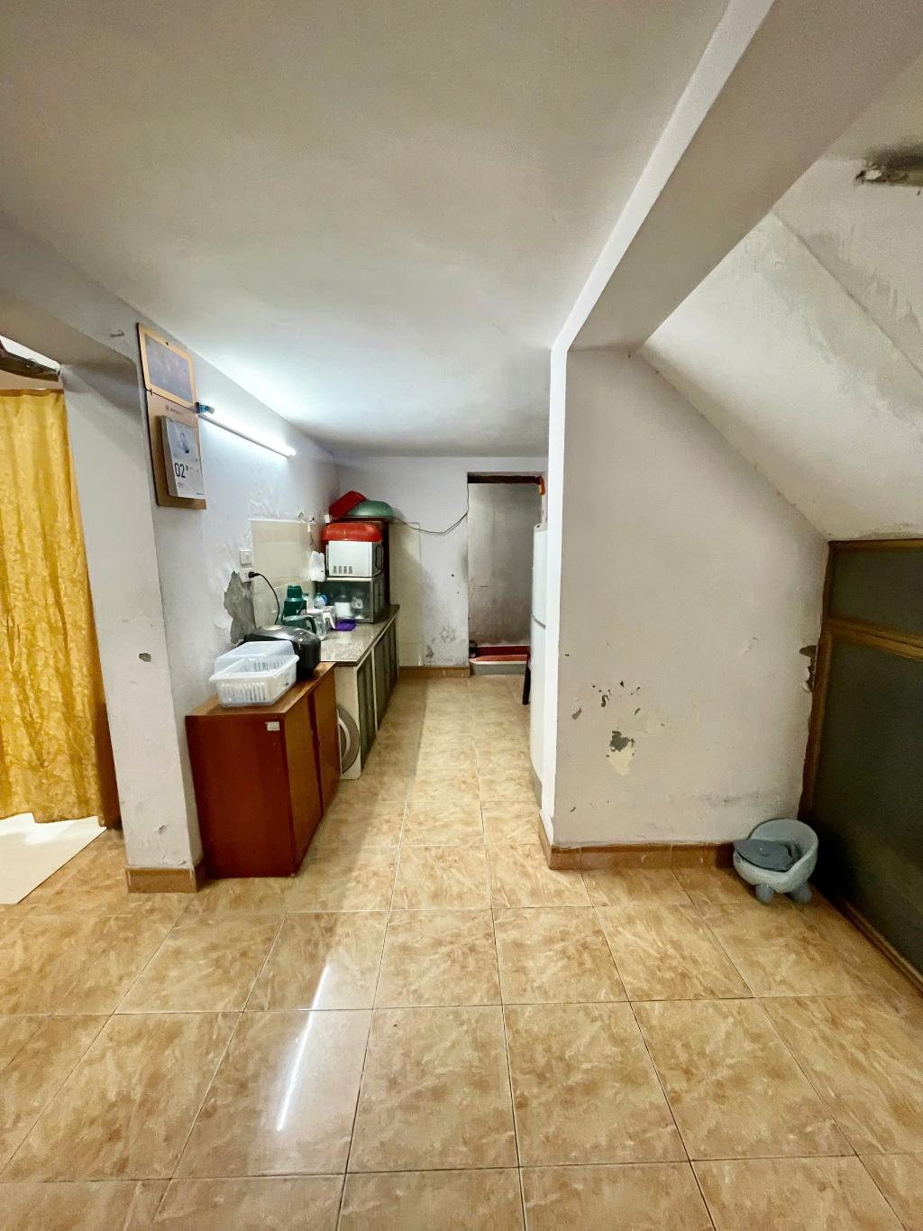 Bán nhà Quỳnh Mai - diện tích 82m2 5 tầng - 3 mặt thoáng - giá 18 tỷ