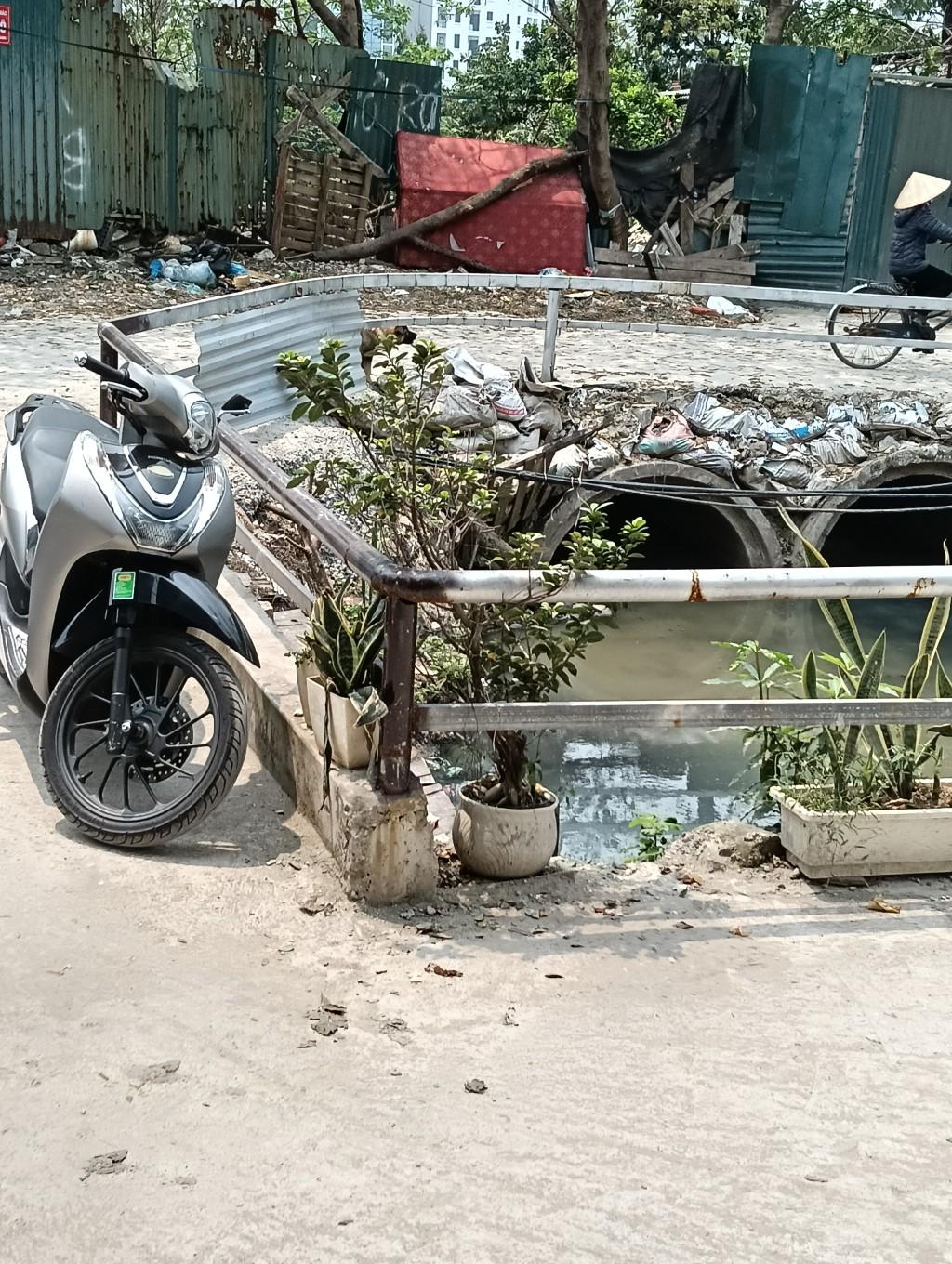 Bán nhà Nguyễn Xiển - diện tích 40m2 2 tầng - Ô TÔ ĐỖ CỔNG - giá 2,35 tỷ