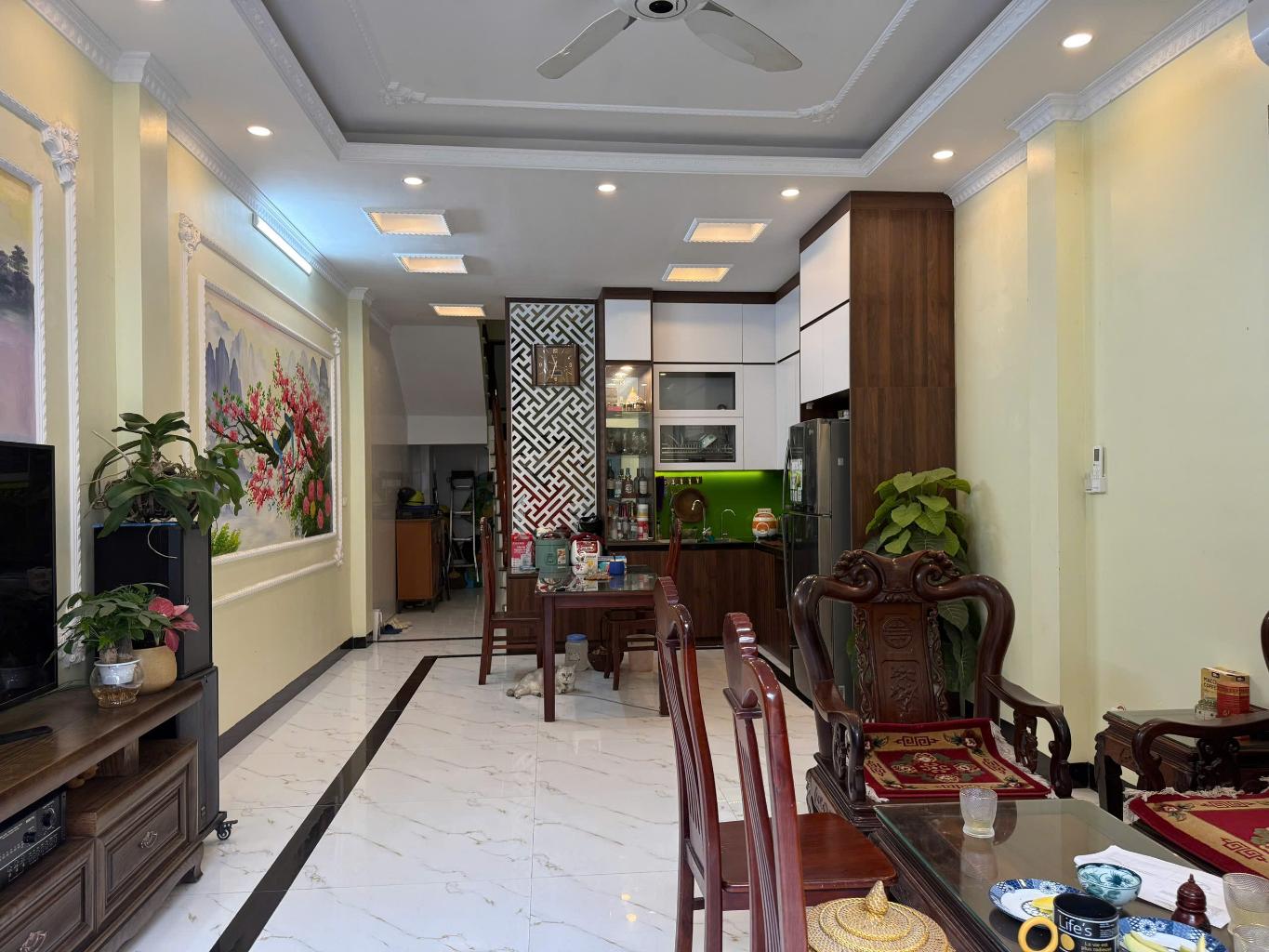 Bán nhà Vĩnh Hưng - diện tích 50m2 5 tầng - Nhà cực đẹp, ngõ rộng - giá 10,5 tỷ