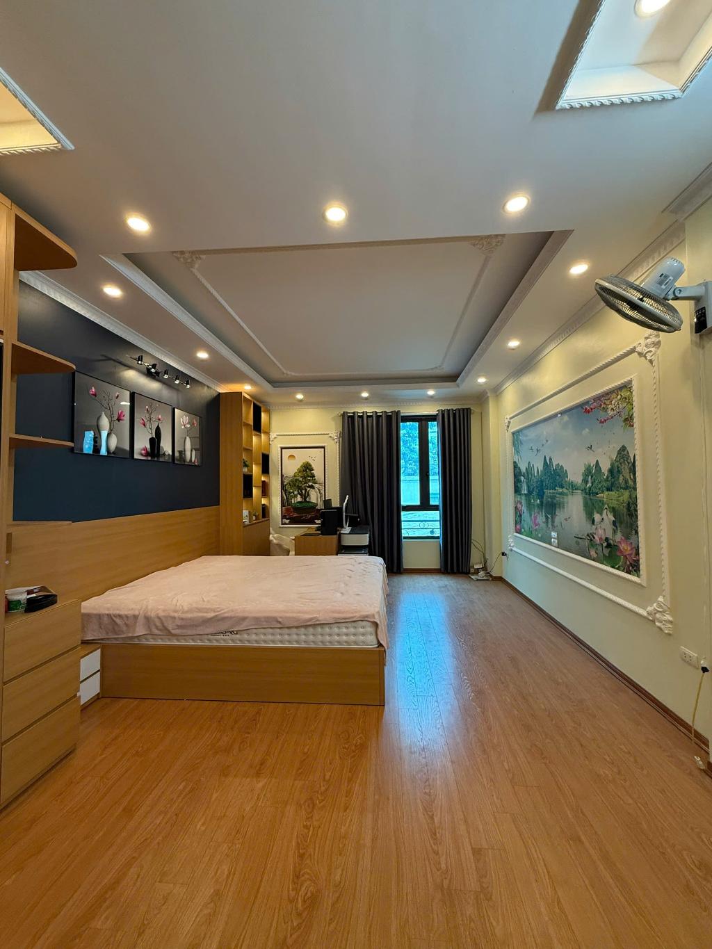 Bán nhà Vĩnh Hưng - diện tích 50m2 5 tầng - Nhà cực đẹp, ngõ rộng - giá 10,5 tỷ