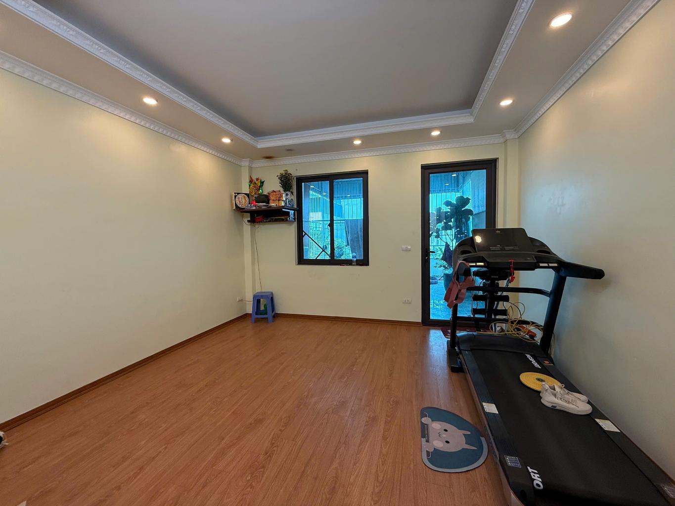 Bán nhà Vĩnh Hưng - diện tích 50m2 5 tầng - Nhà cực đẹp, ngõ rộng - giá 10,5 tỷ