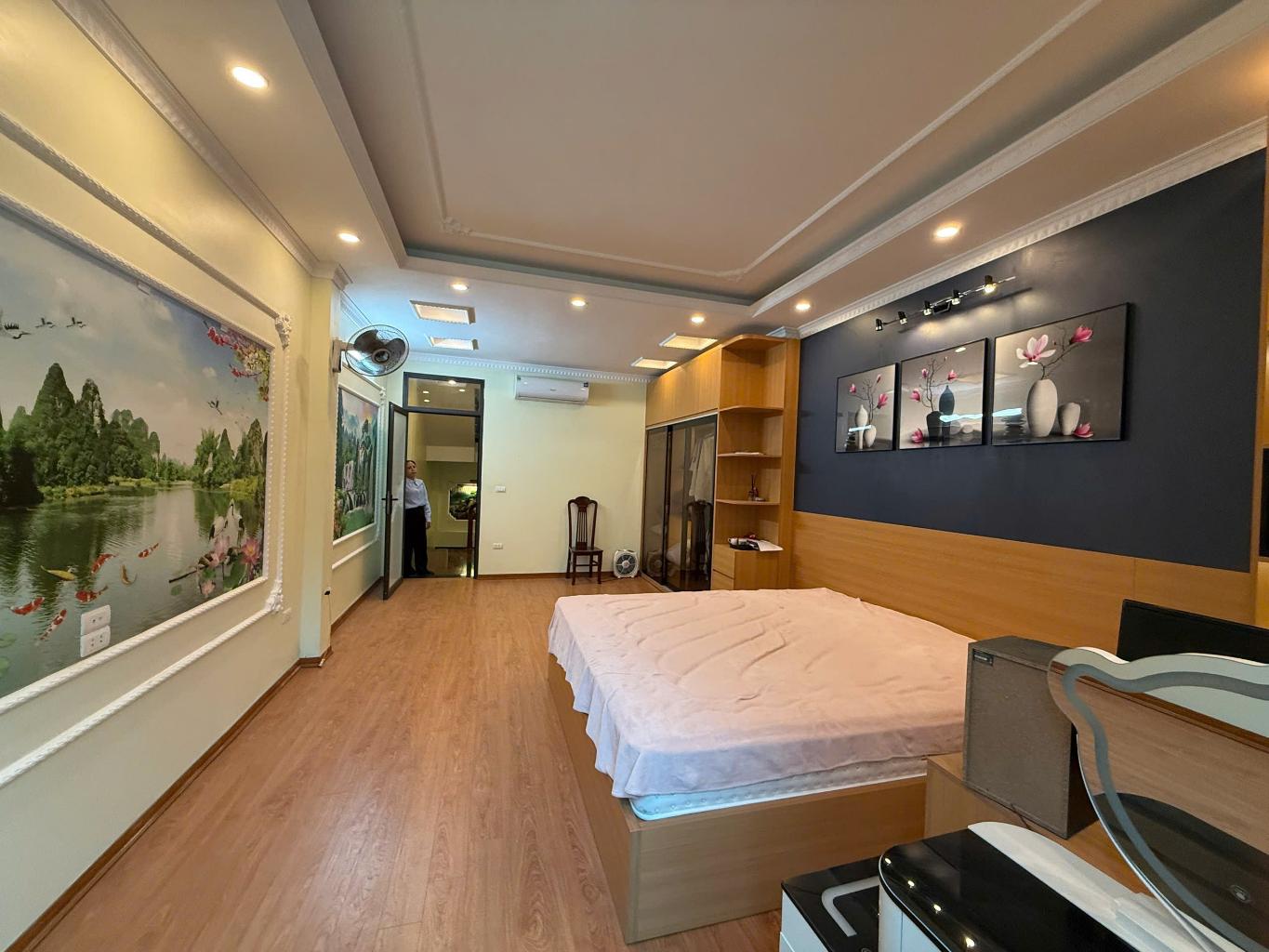 Bán nhà Vĩnh Hưng - diện tích 50m2 5 tầng - Nhà cực đẹp, ngõ rộng - giá 10,5 tỷ