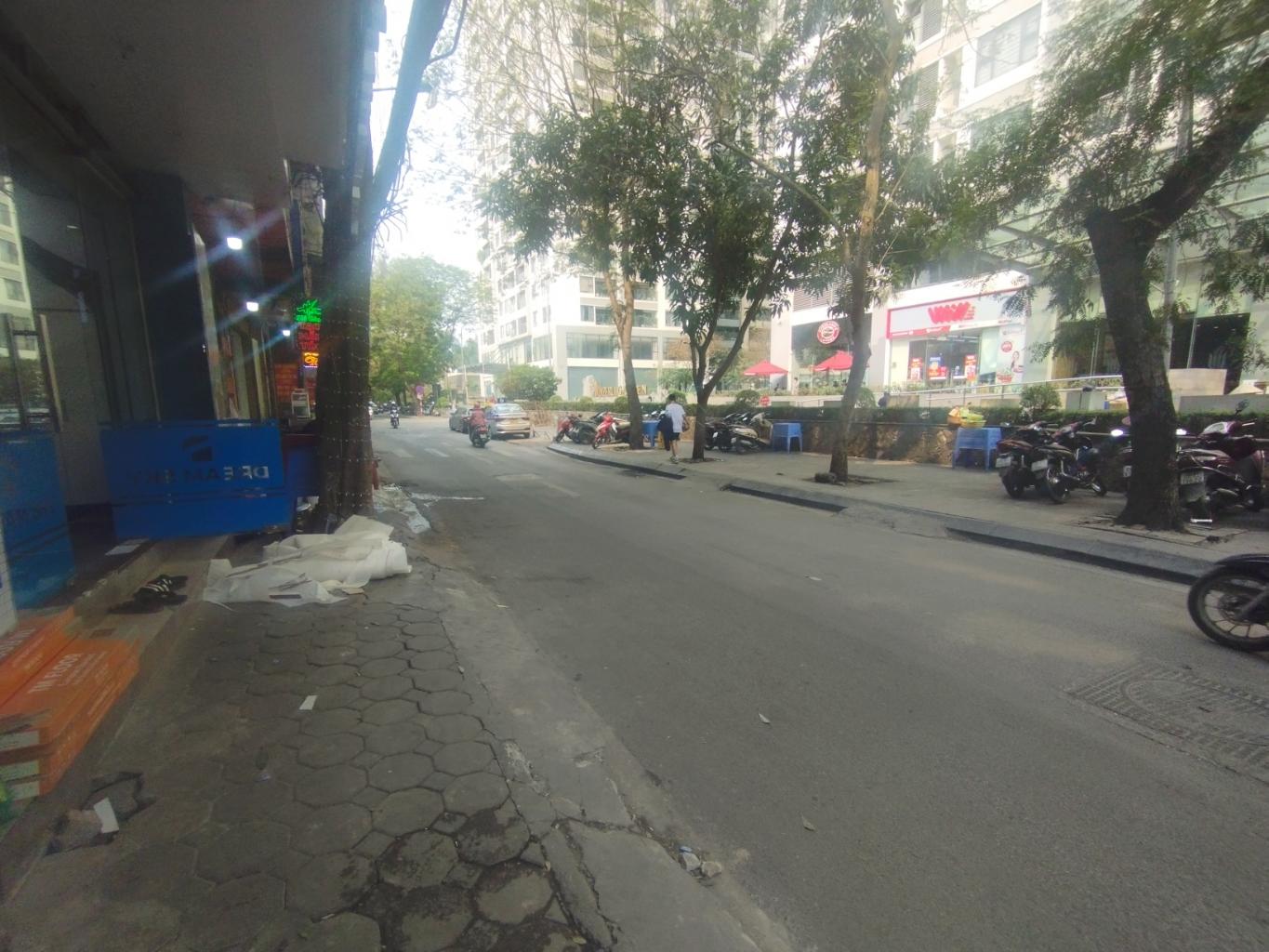 Bán nhà Nguyễn Huy Tưởng - diện tích 60m2 4 tầng - Mặt phố vỉa hè rộng - giá 13,5 tỷ