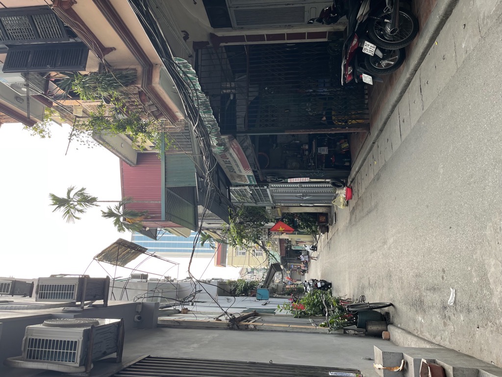 Bán nhà Ngõ Hoà Bình 2 - diện tích 70.4m2 3 tầng - Ô tô tránh - giá 21,3 tỷ