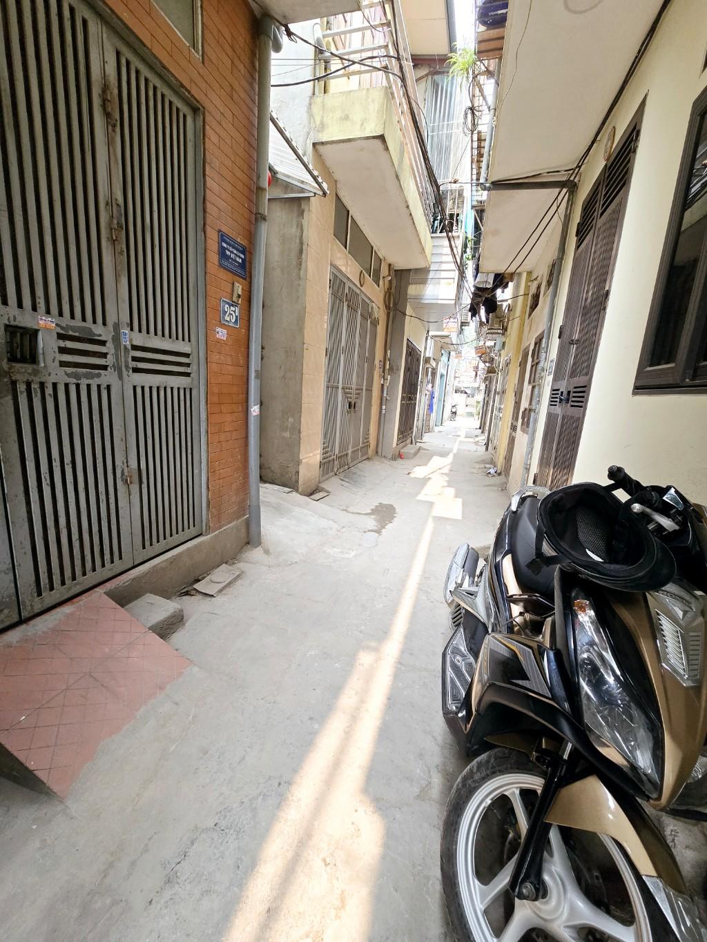 Bán nhà Lê Trọng Tấn - diện tích 43m2 2 tầng - LÔ GÓC - giá 2,65 tỷ