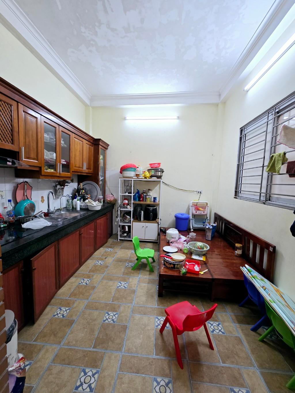 Bán nhà Lê Trọng Tấn - diện tích 43m2 2 tầng - LÔ GÓC - giá 2,65 tỷ