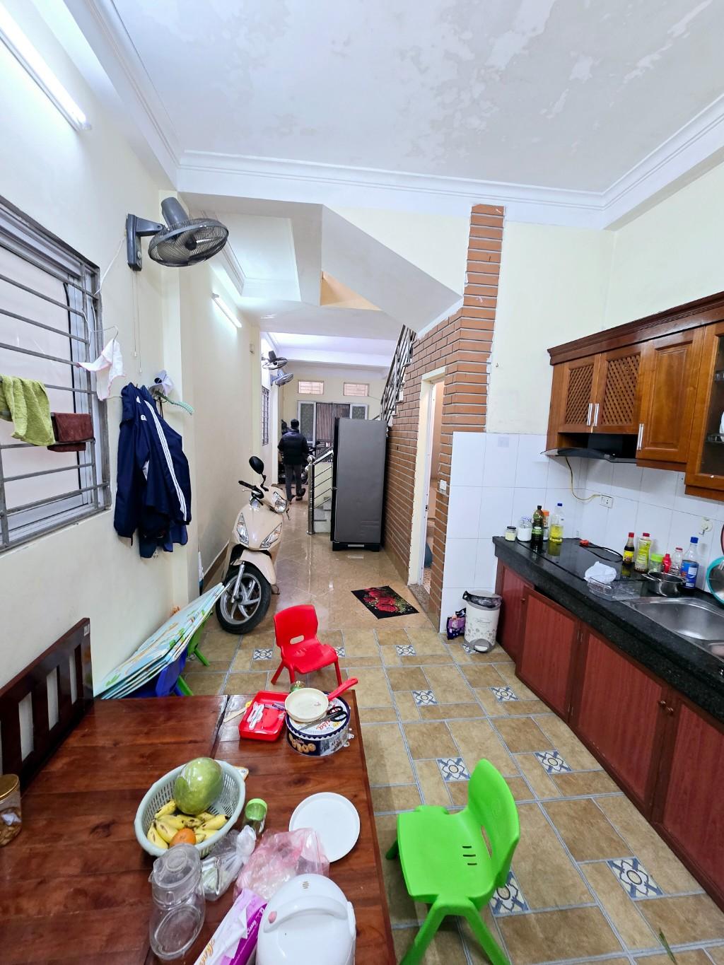 Bán nhà Lê Trọng Tấn - diện tích 43m2 2 tầng - LÔ GÓC - giá 2,65 tỷ