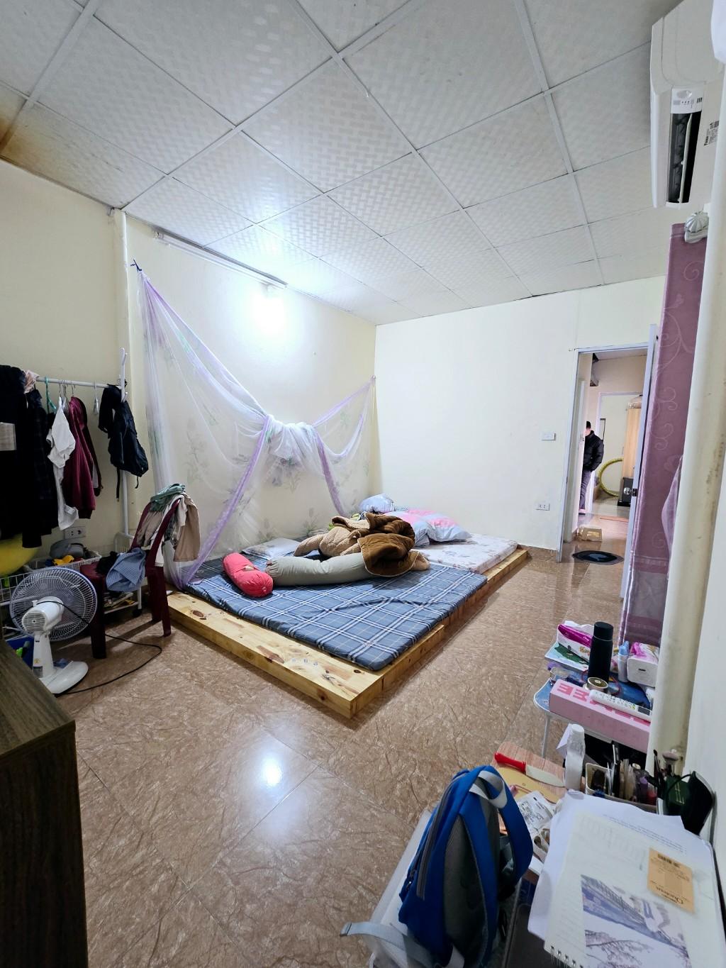 Bán nhà Lê Trọng Tấn - diện tích 43m2 2 tầng - LÔ GÓC - giá 2,65 tỷ