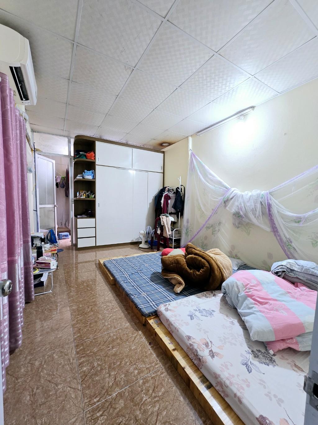 Bán nhà Lê Trọng Tấn - diện tích 43m2 2 tầng - LÔ GÓC - giá 2,65 tỷ