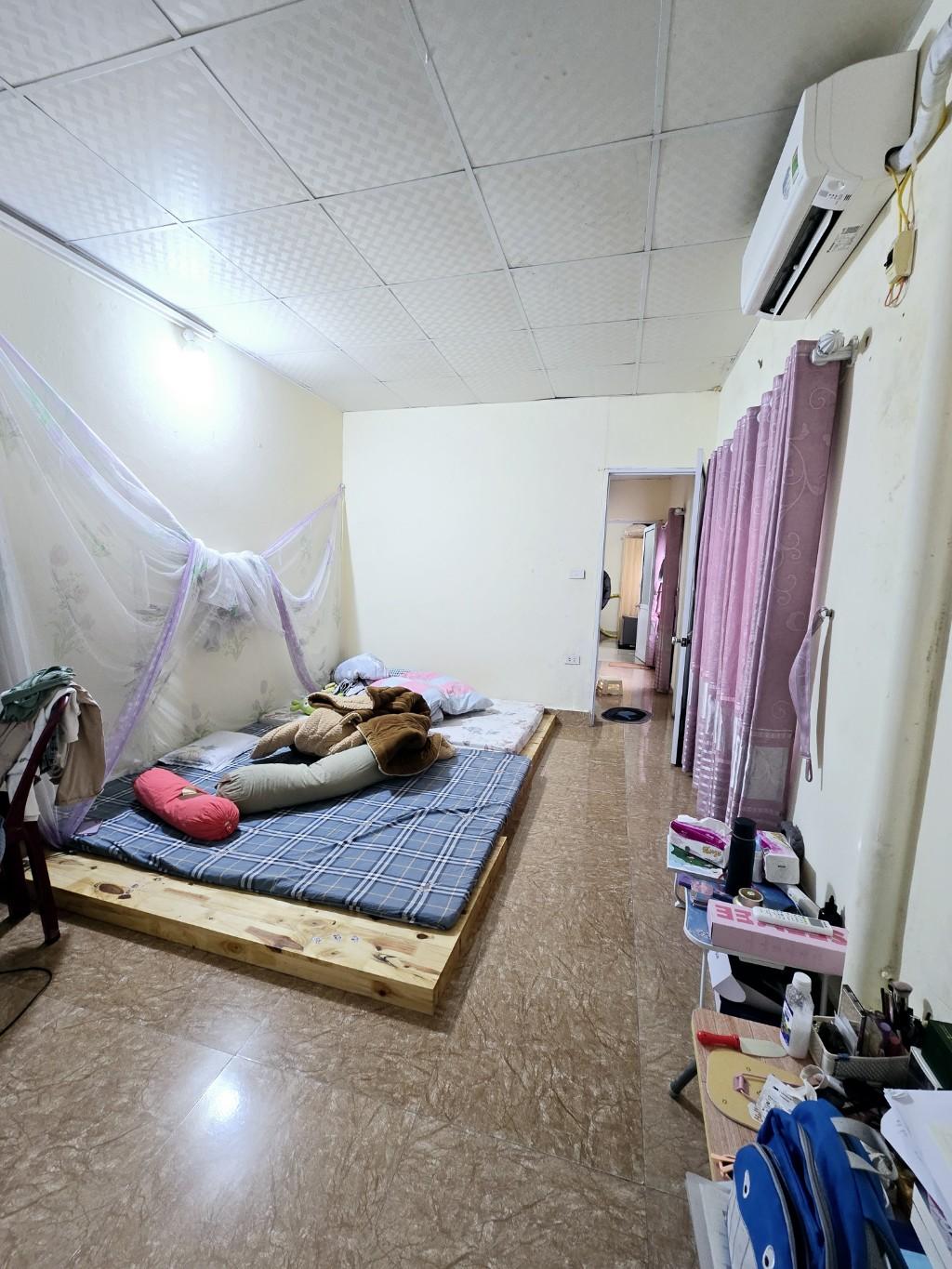 Bán nhà Lê Trọng Tấn - diện tích 43m2 2 tầng - LÔ GÓC - giá 2,65 tỷ