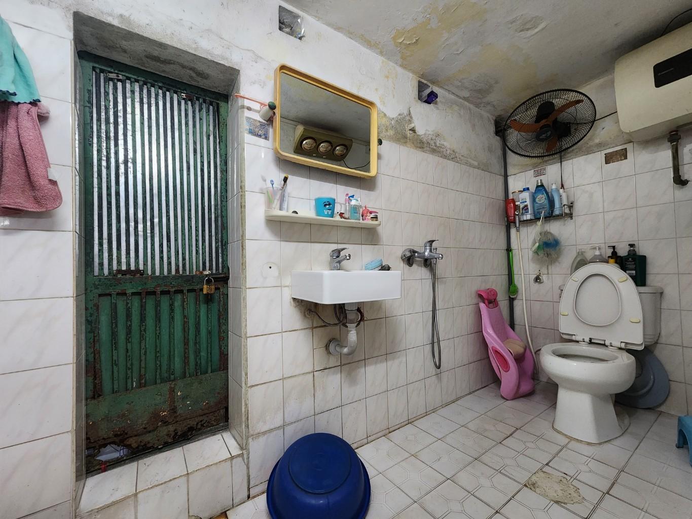 Bán nhà Lương Thế Vinh - diện tích 56m2 2 tầng - Đường trước nhà ô tô, kinh doanh ngày đêm - giá 7,6 tỷ