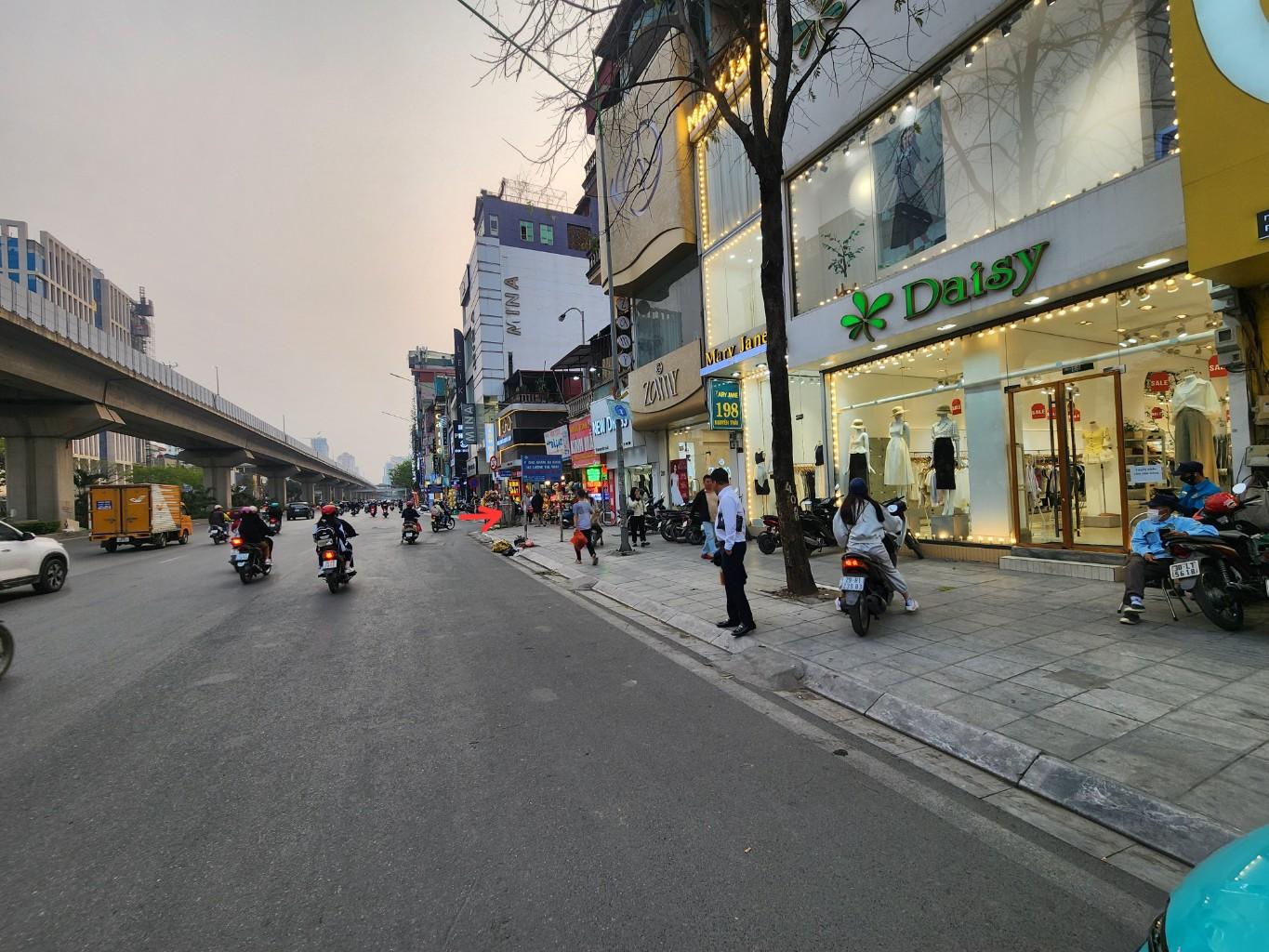 Bán nhà Lương Thế Vinh - diện tích 56m2 2 tầng - Đường trước nhà ô tô, kinh doanh ngày đêm - giá 7,6 tỷ