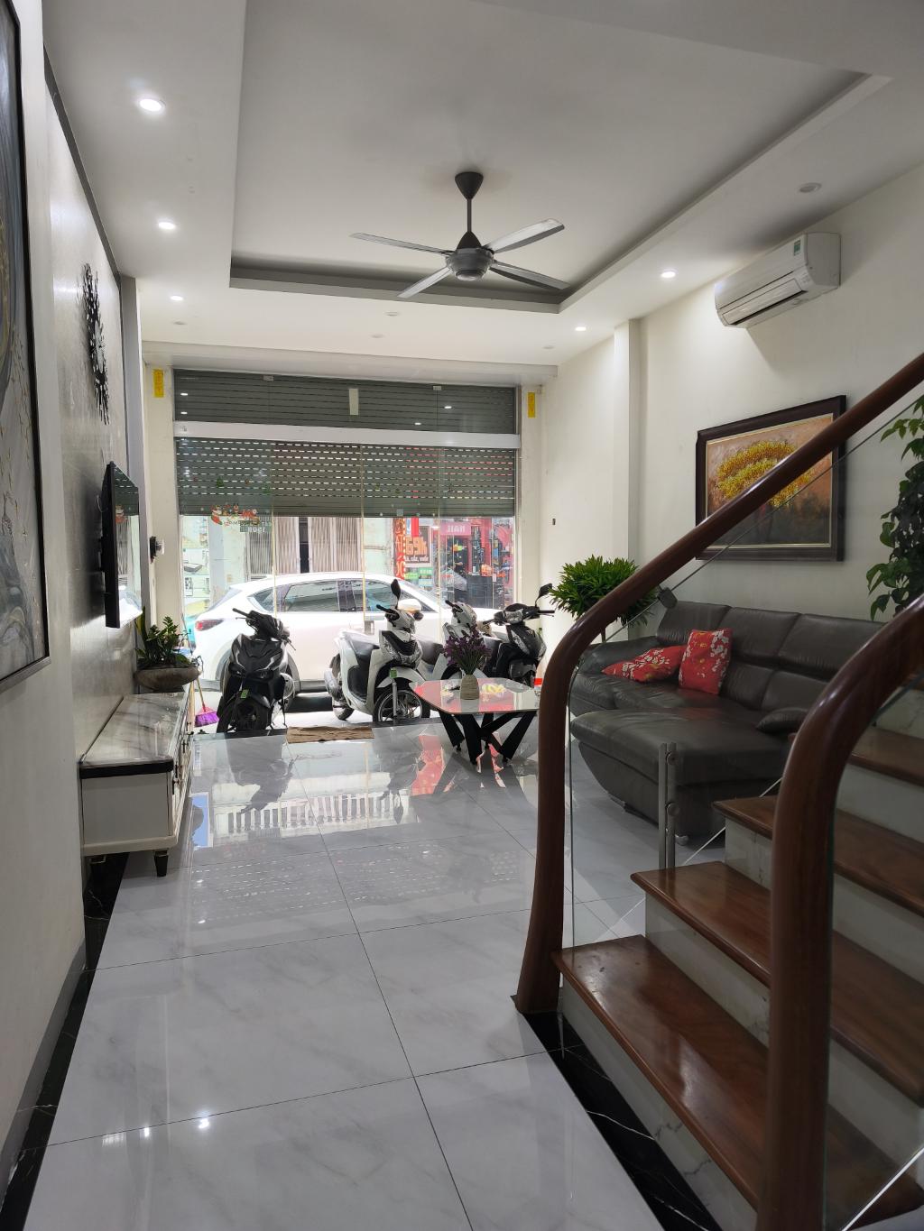 Bán nhà Bùi Xương Trạch - diện tích 63m2 4 tầng - Mặt phố - giá 19,6 tỷ