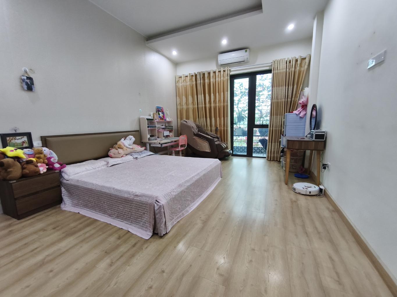 Bán nhà Bùi Xương Trạch - diện tích 63m2 4 tầng - Mặt phố - giá 19,6 tỷ