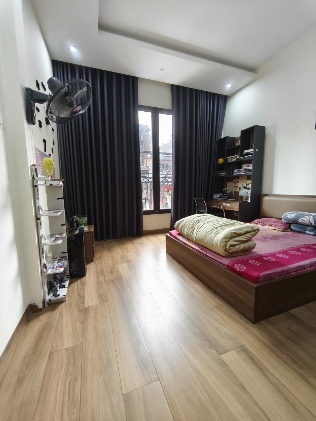 Bán nhà Bùi Xương Trạch - diện tích 63m2 4 tầng - Mặt phố - giá 19,6 tỷ