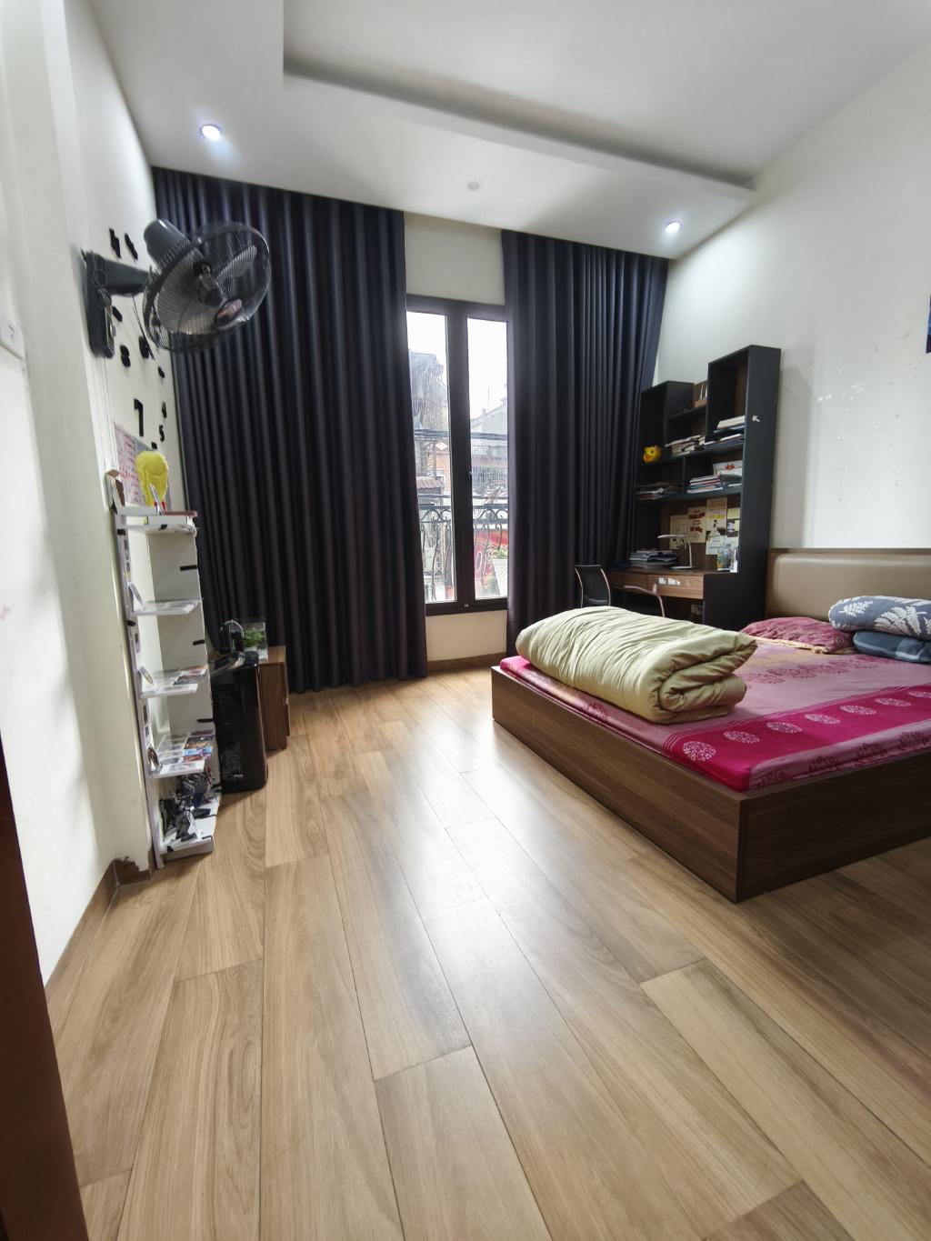 Bán nhà Bùi Xương Trạch - diện tích 63m2 4 tầng - Mặt phố - giá 19,6 tỷ