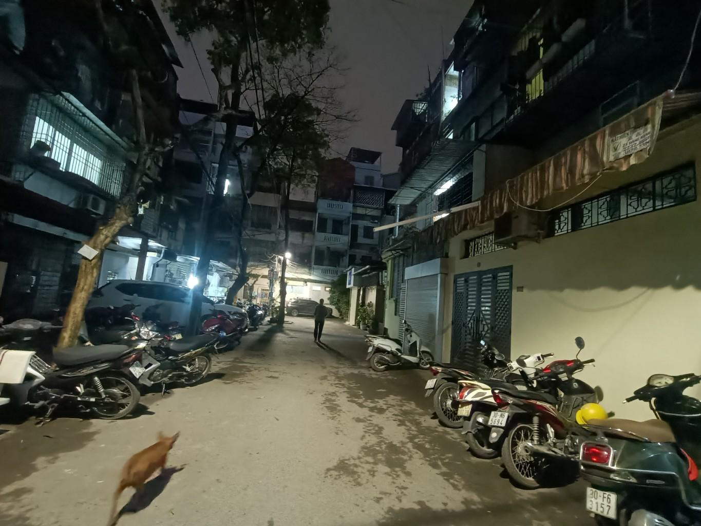 Bán nhà Giáp Bát - diện tích 60m2 5 tầng - nhà tập thể tầng cao, full nội thất - giá 4,5 tỷ