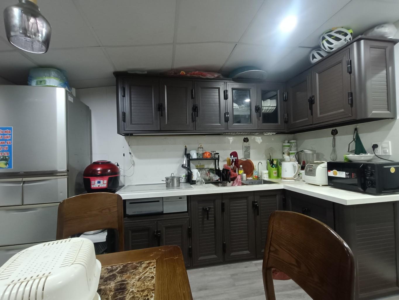 Bán nhà Giáp Bát - diện tích 60m2 5 tầng - nhà tập thể tầng cao, full nội thất - giá 4,5 tỷ